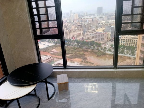 赣州南康广场天街亿邦凯旋城家具城凯旋城精装修套房高层户型,三房二