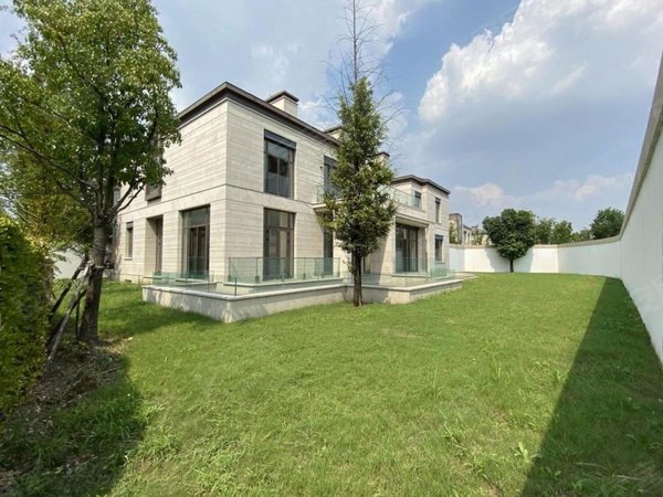 上海长宁西郊公园金虹别墅龙溪路壹号可办公可居家 ,家电齐全,清爽