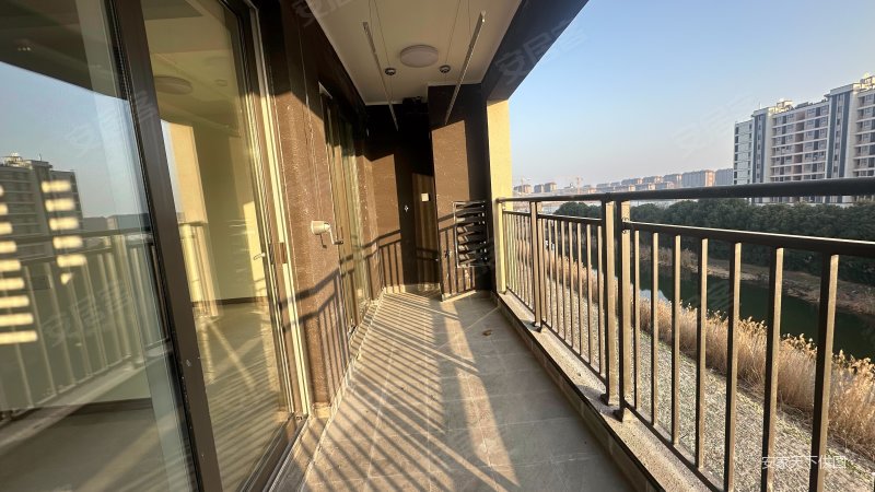 采光刺眼淀山湖新城区临水前排雅居乐聆湖雅苑精装全送随看