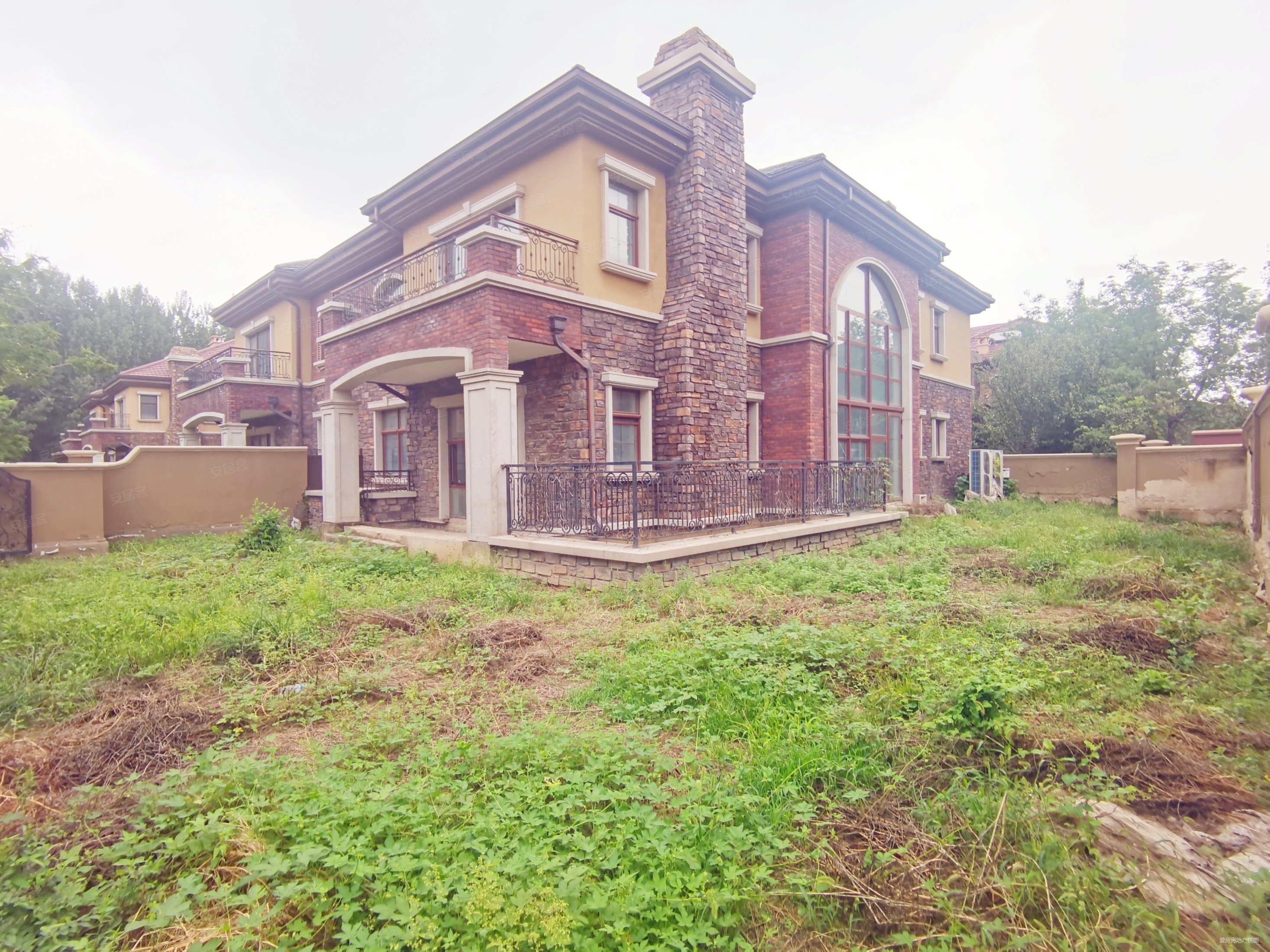 北辰红橡墅4室3厅5卫517㎡南北1980万