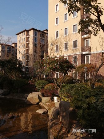 龙湖洋房,小区中庭位置,低密度花园洋房