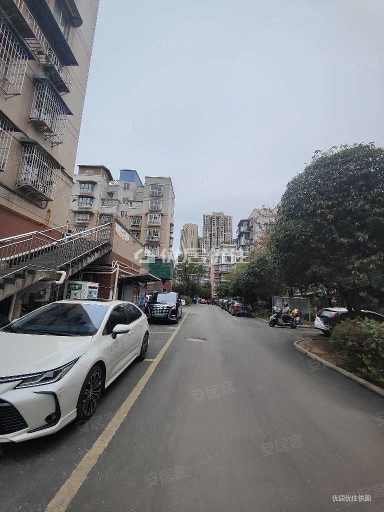 金桂园小区朝向北86平清水2室诚心出售价格可议