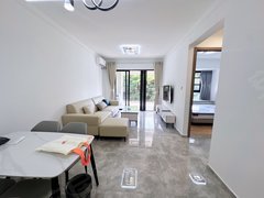 西双版纳景洪曼弄枫出租保利雨林澜山，年租2万。半年1万，拎包入住。年租半年租出租房源真实图片