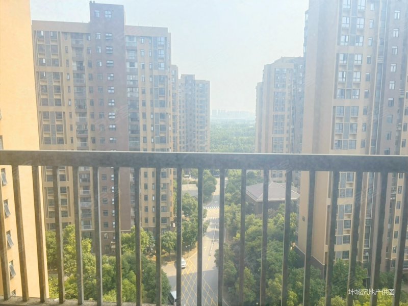 枫桦苇岸  毛坯大三房  楼层好采光好