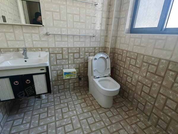 上饶婺源婺源城区天佑家园潋溪路3楼3室2厅2卫精装修拎包入住1.5万一年。出租房源真实图片