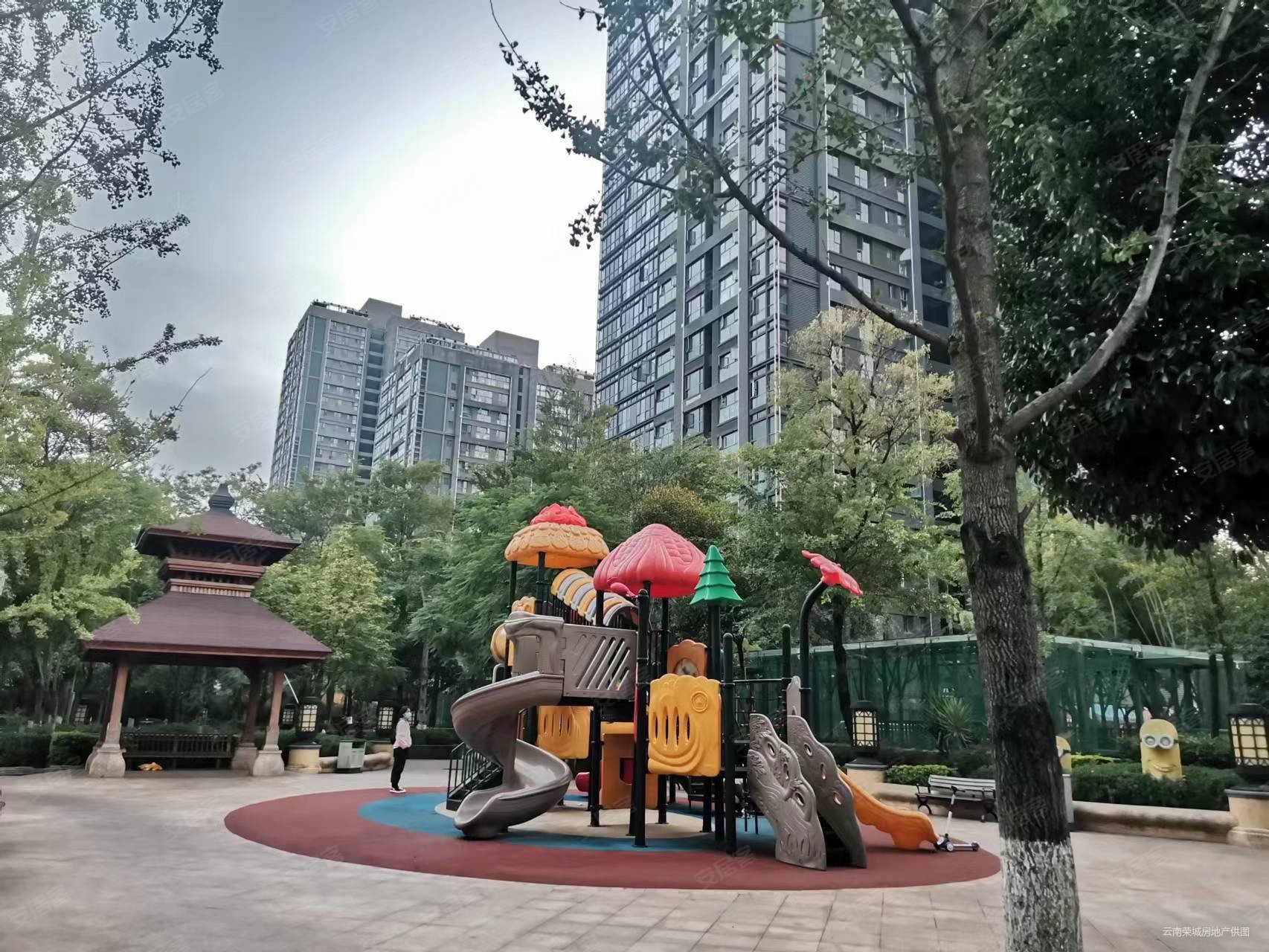 3房靠花园 精装3房关一小 停车方便,银海尚御二手房,102万,3室2厅,1卫