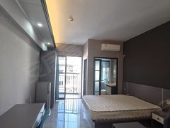 深圳宝安新安12号线灵芝上川双地铁口，精装采光大单间，带阳台出租房源真实图片