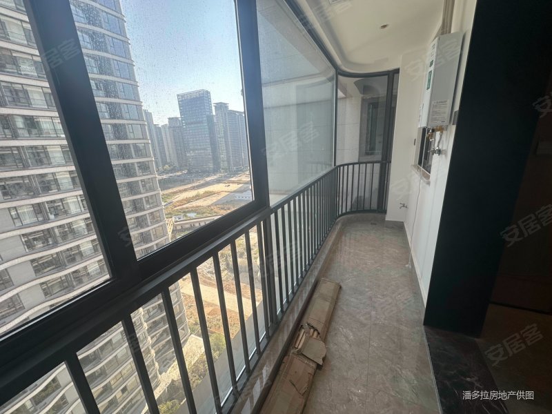 巫家坝绿地东南亚中心428公馆 临地铁   房视野开阔