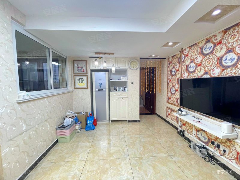 红郡雅苑正南朝向近医院电梯房满五双卫