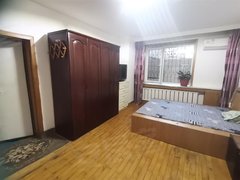 丹东振兴六纬路小学学区香海花园！青年湖附近步梯一楼二室1000包取暖带空调。出租房源真实图片