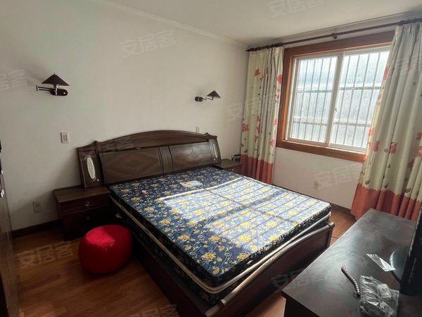 苏州常熟市区五星新村五区五星新村低楼层三房一卫配套齐全拎包入住