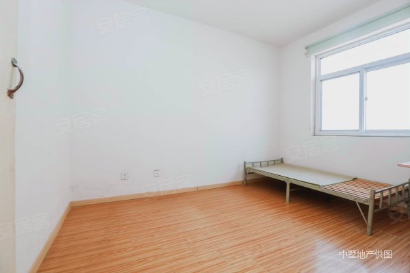 急售好房荣城北苑中间楼层边户三房位置好近菱湖公园