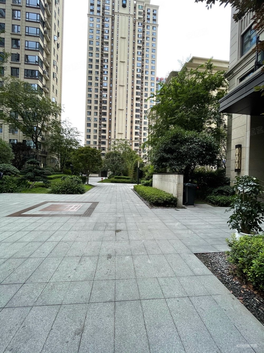 保利堂悦顶跃165平米带80平米平台套4双厅3卫