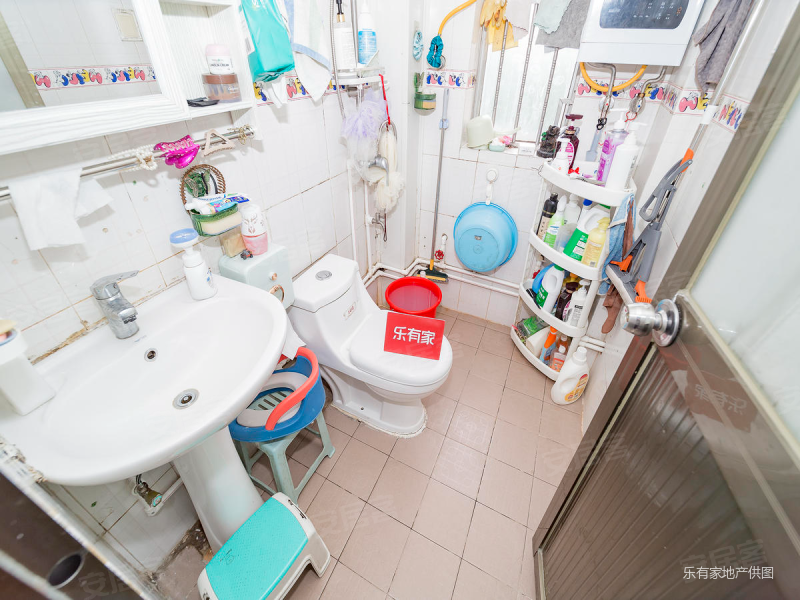 丽湖小两房户型,业主自住着急卖,价格可以谈,满五年