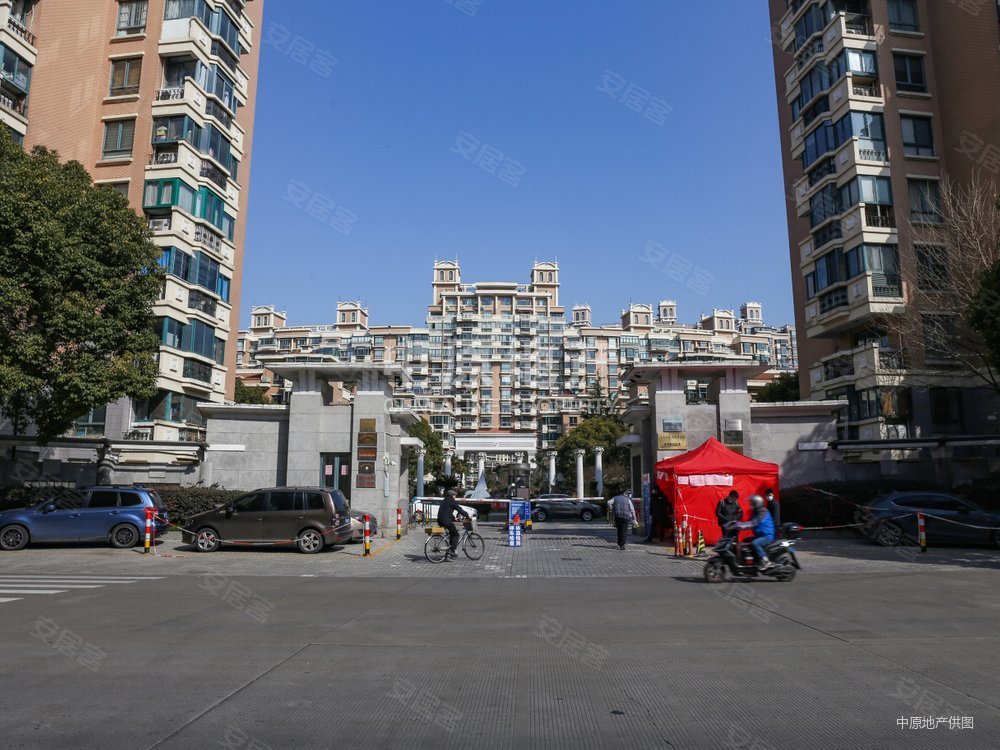 上海欣苑西班牙名园2室2厅2卫109㎡南1018万