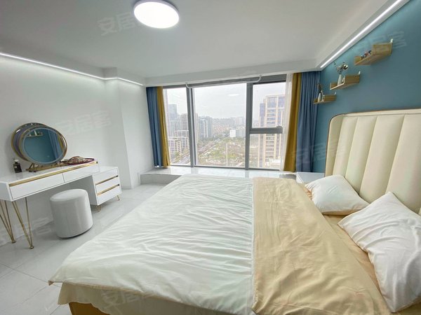 湖东地铁口 蔚蓝商务港 融创壹号院 天鹅湖moma公寓出租房源真实图片