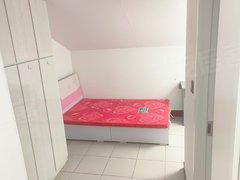 赤峰红山解放街。出租独立卫生间能洗澡包水电暖网月付押金200出租房源真实图片