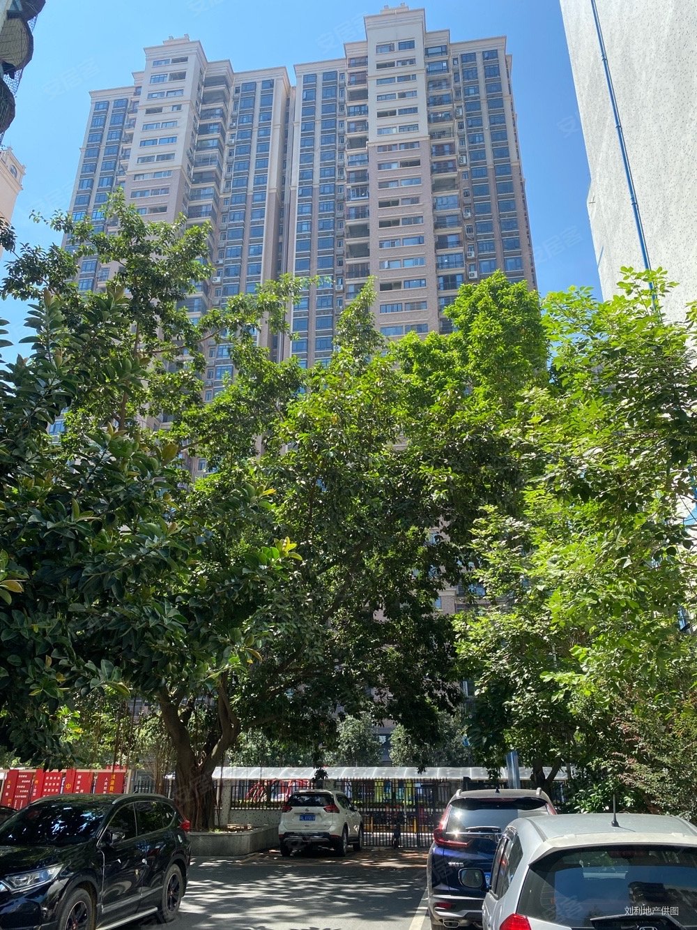 金山城小区3室2厅1卫109㎡南北75万