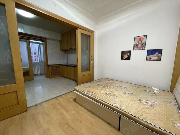 沈阳沈河小西银田市府花园市府广场地铁口 恒隆广场卓越大厦 精装女生