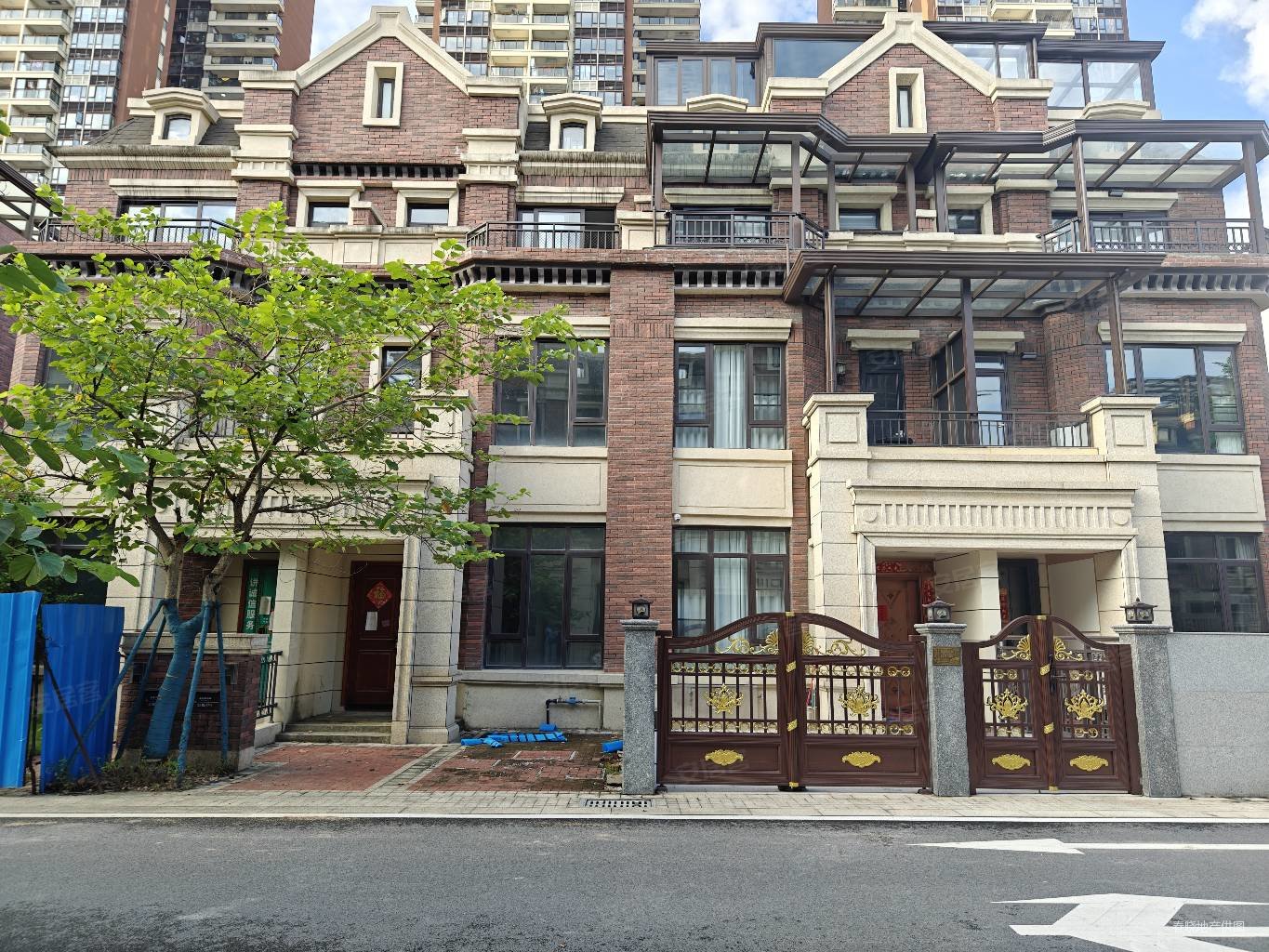 艺境松山湖(别墅)6室3厅3卫172.16㎡南480万