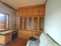 德阳旌阳城北出租逸夫小学旁 多层中间楼层带电梯 家具家电齐拎包住 南北向出租房源真实图片