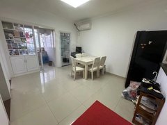 建湖哥伦布广场建湖东方广场成才公寓3楼出租1.1万一年,方便停车,拎包入住出租房源真实图片