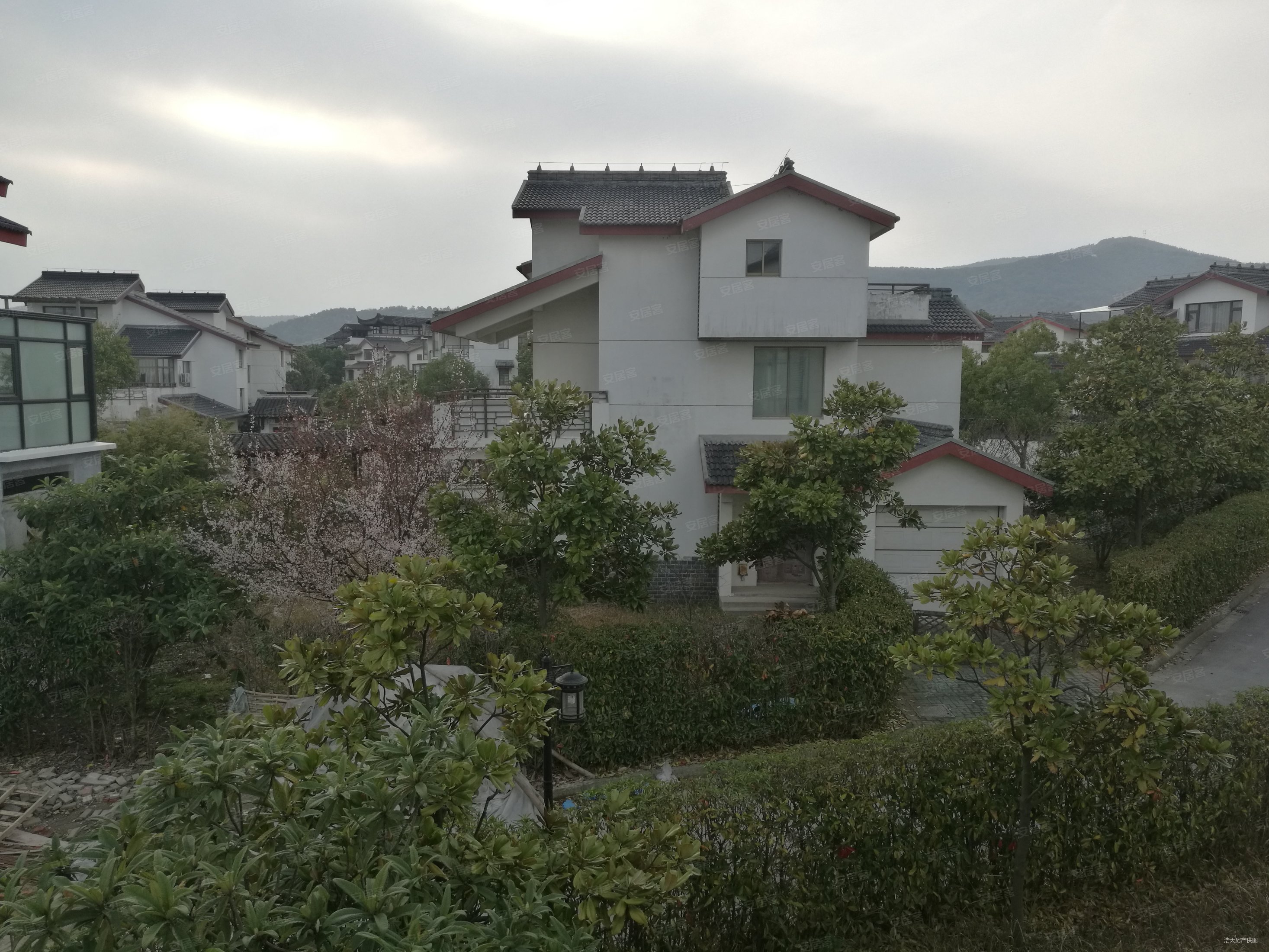 东山景园独栋别墅密度低空气好