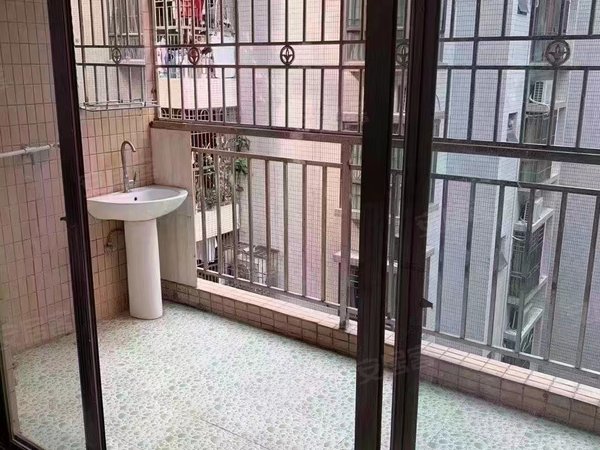 深圳布吉南岭荔枝花园丹竹头地铁大芬南岭村荔枝花园出租精装三房二厅