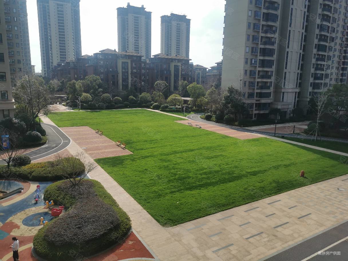 四号线地铁口刚需三房新力琥珀园小区绿化好