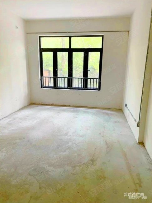 华府庄园,带大院子50平方,看房随时.