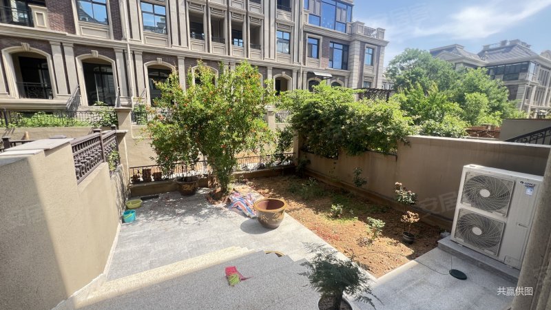 云龙湖悦府  南入户  北花园   独立车库  1至3层