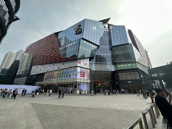 沈阳大东东中街大悦城东中街地铁口 大悦城精装两室一厅办公  临街好