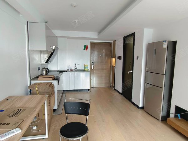 深圳福田华强北宝树台福田华强北宝树台复式公寓,楼下休闲楼上休息