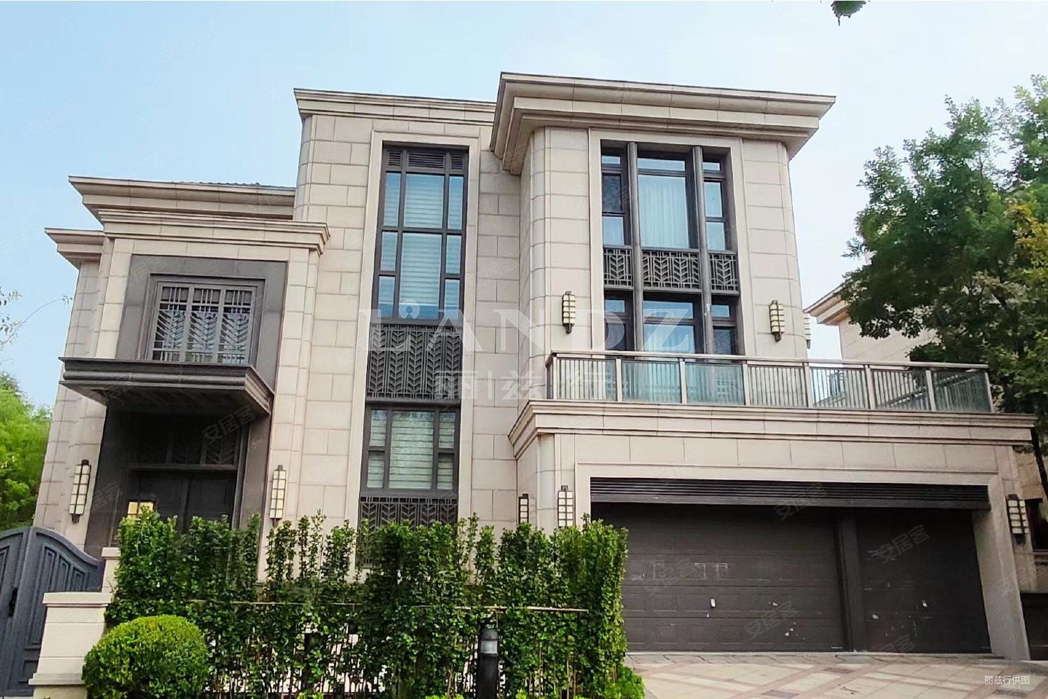 丽宫别墅5室3厅8卫1057㎡南7899万