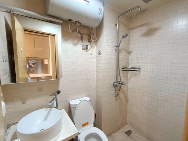 沈阳大东津桥天润广场可以押一付一中街天润公寓家具家电全装修好 有