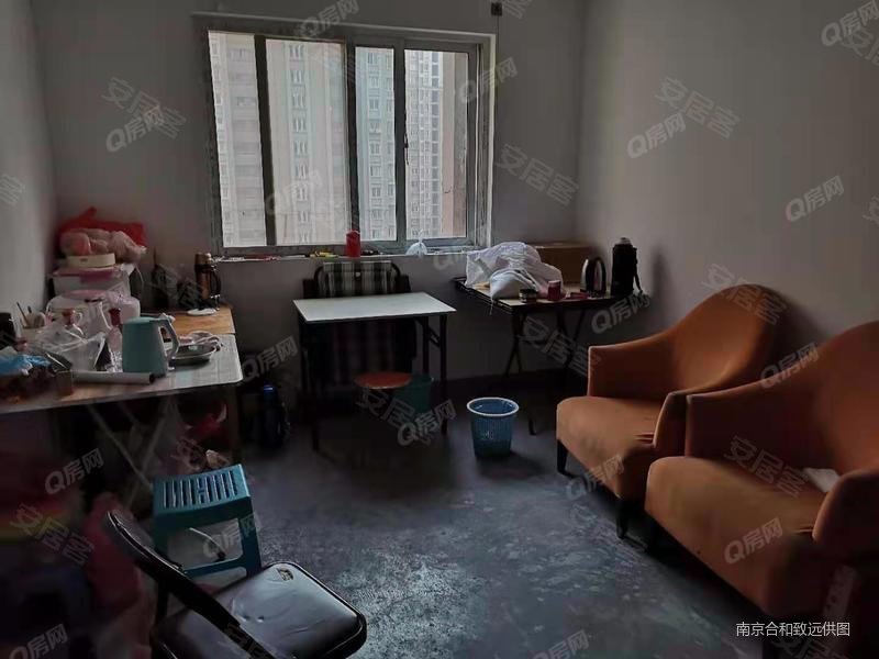 南向采光好交通便利近地铁购物方便小三房电梯房