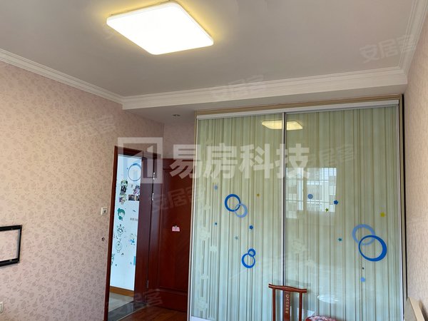 凤小省附人民医院妇幼旁东润第一城大三房132平2200