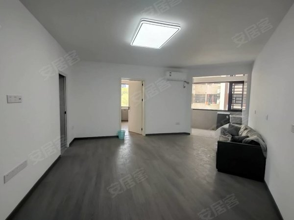 【多图】元洪花园,五一广场租房,五一广场旁 电梯精装 90平只做了一室