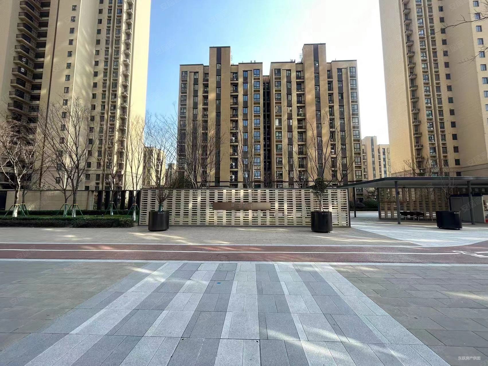 华润江南府3室2厅1卫89.19㎡南155万