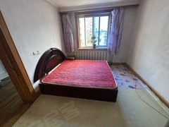 丹东振兴六纬路小学学区六合小区，一室一厅，3楼，包取暖，带空调，家政刚收拾完出租房源真实图片
