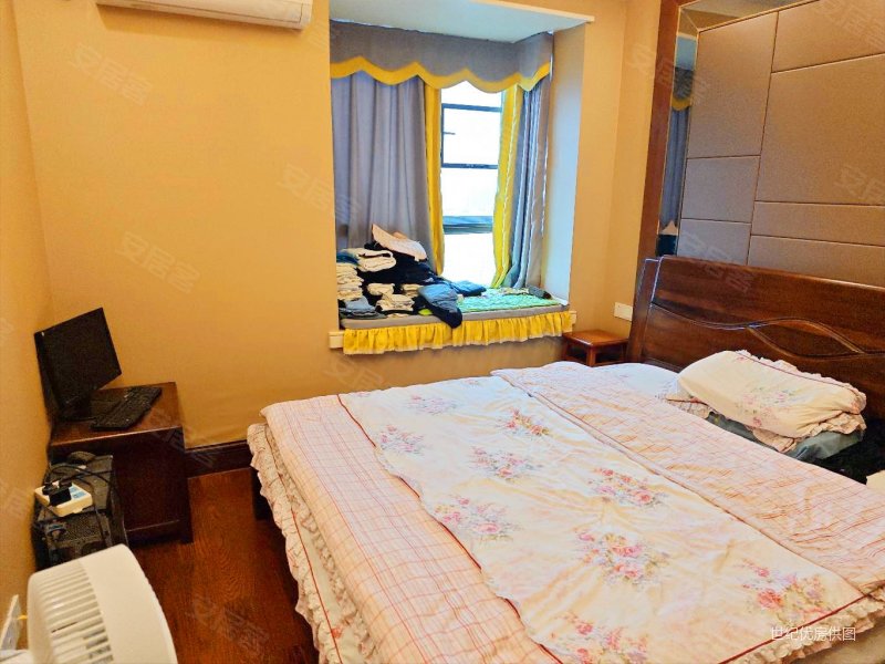 裕亚银湖城二期,楼层好,采光佳.