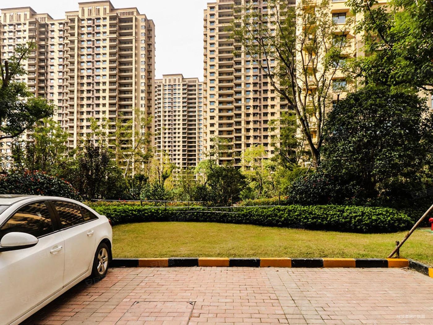 新城香悦澜山3室2厅1卫100.24㎡南355万