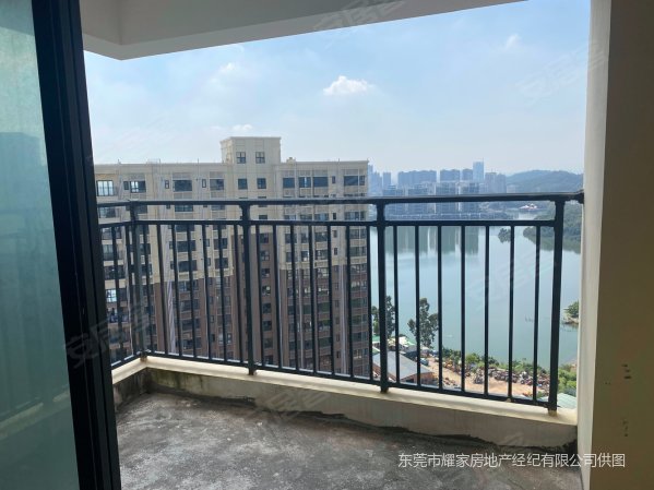 御城花园9751平248万3室2厅2卫