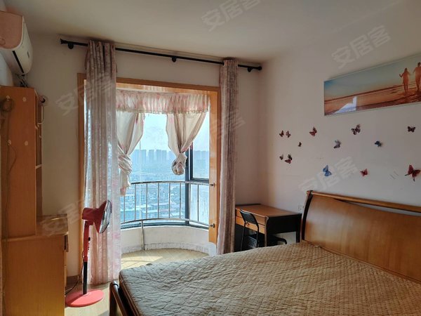 水岸皇庭精装两房近县医院出门就是澄碧湖配套成熟