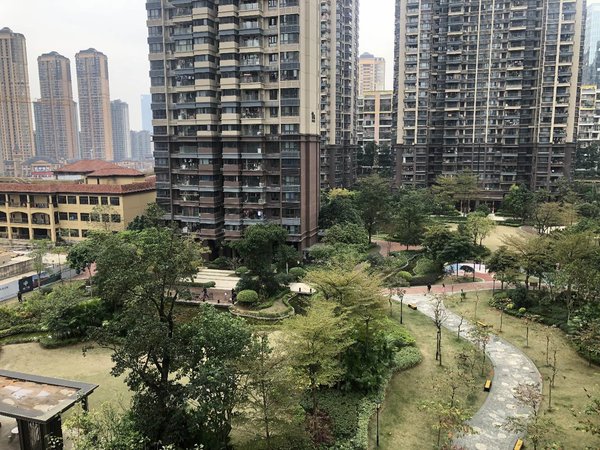 南宁青秀凤岭北荣和千千树配套齐全,拎包入住,钥匙在手,随时看房.