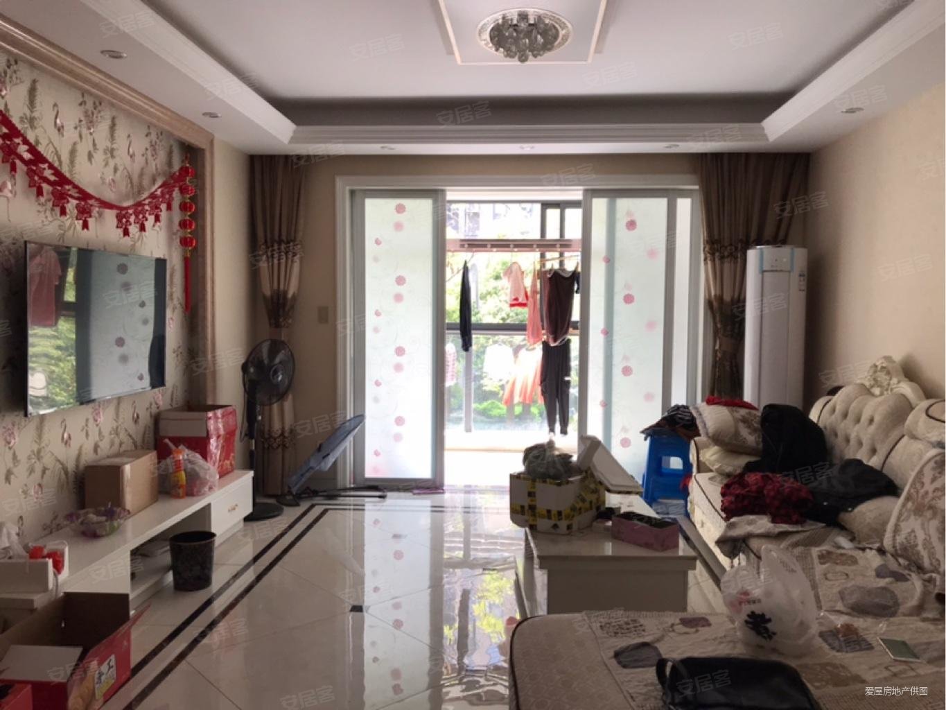 交通便捷 板楼 大两房 精装修 电梯房 正南朝向 动静分离,卧龙金湖湾