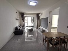 晋中榆次万达广场红星天铂三期两居室出租，家电齐全，拎包入住。出租房源真实图片