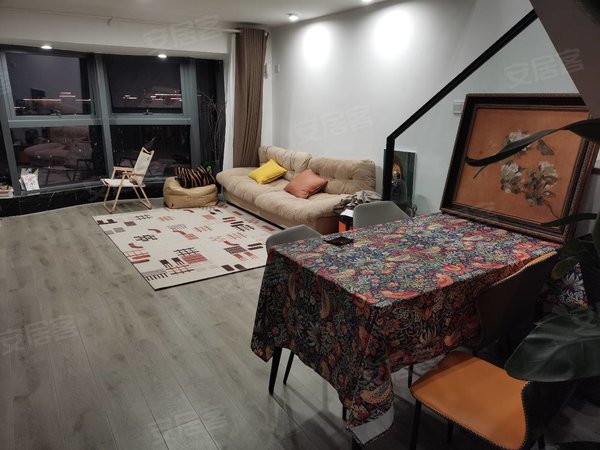 绍兴越城城北镜湖之星镜湖之星,豪装loft,地铁口公寓,拎包入住出租