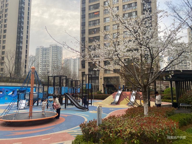 青岛房产网>青岛二手房>崂山二手房>颐中体育场二手房>金地悦峰>