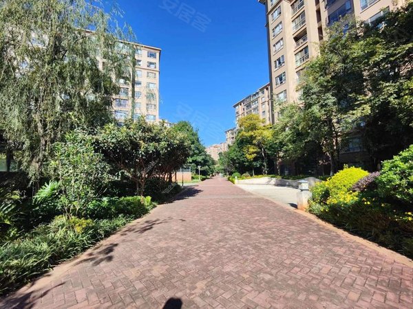 安宁西南海o区滇池宜城西南海带车位精装修3房1卫空房业主诚心急租